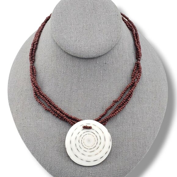 White Brown Shell Slice Round Medallion Pendant Red Brown Bead Collar Necklace - Picture 5 of 8